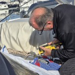 Edi kümmert sich um den Traveller